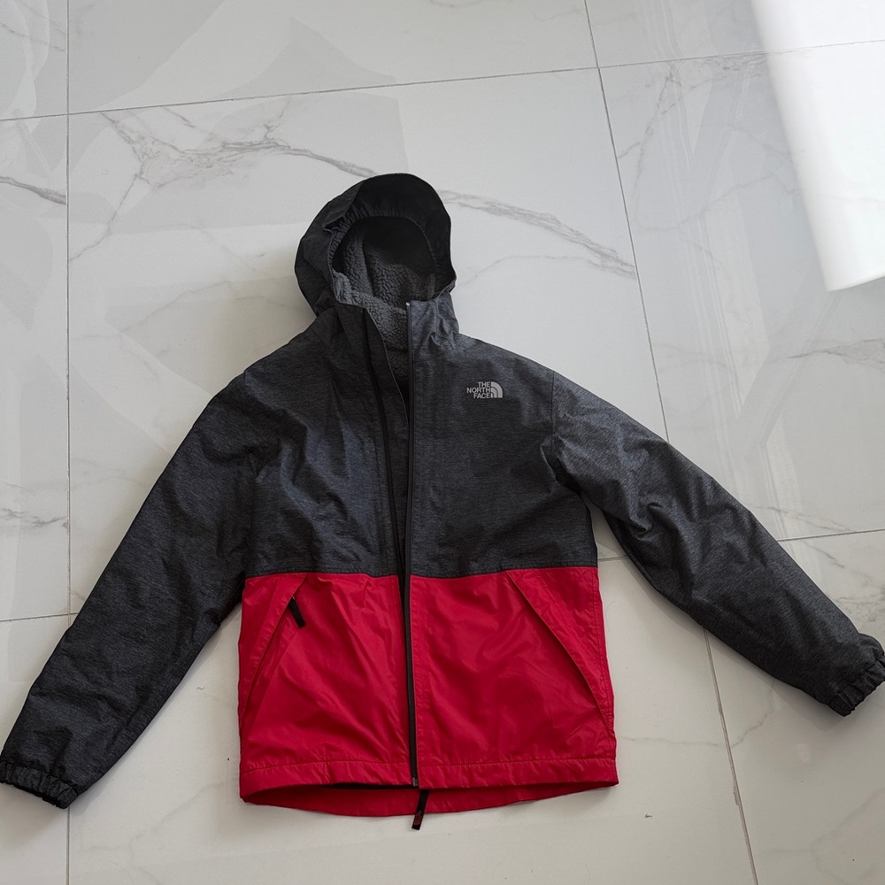 The North Face Kids Hooded Two-Tone Jacket in Charcoal & Red
